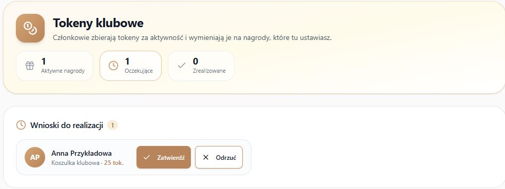 Tokeny klubu — liczniki, oczekująca prośba i dwie decyzje; rzeczywisty ekran na fikcyjnych danych, bez wydania rzeczywistej nagrody lub wysyłki